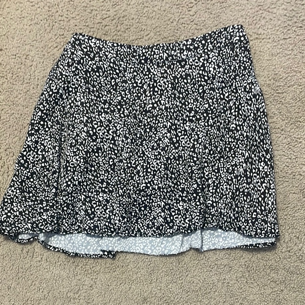 Worn once. Black and White Patterned Women's Skirt